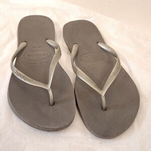 Womens 39-40 Havaianas sim flip flops  gold and taupe/brown